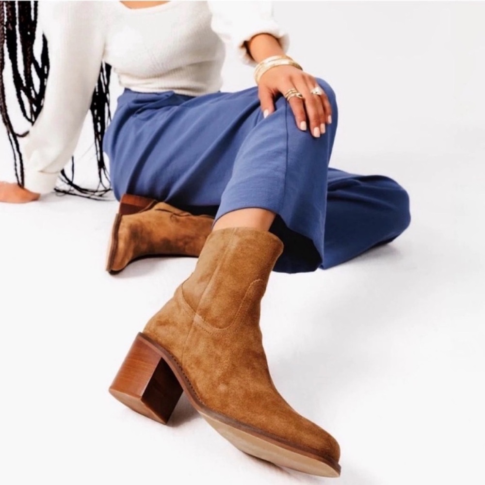 Portland Leather Patina Oslito Suede boots in Sand orig $265